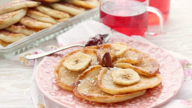 Пышные оладьи с бананом